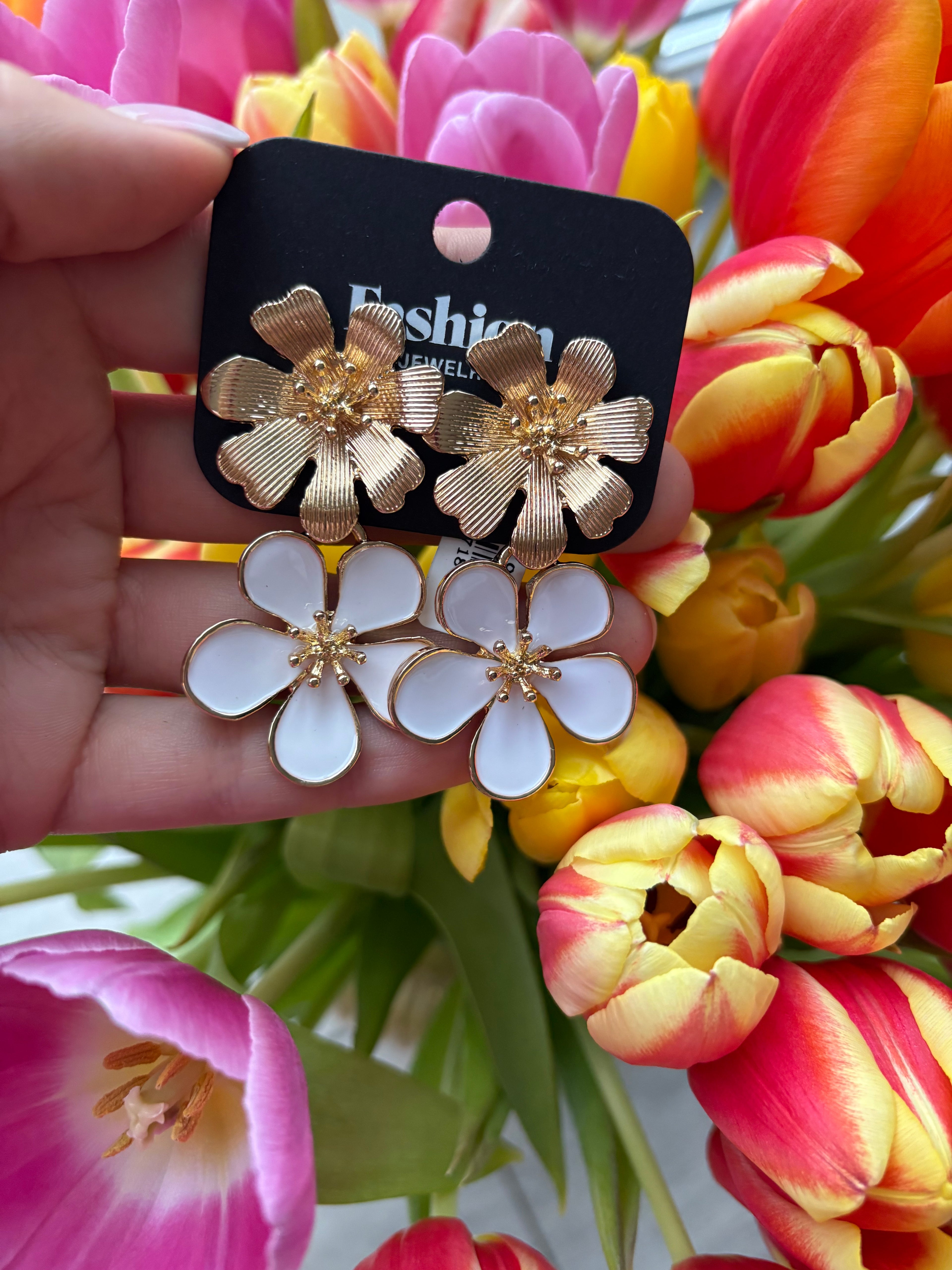 Oorbellen bloemen wit